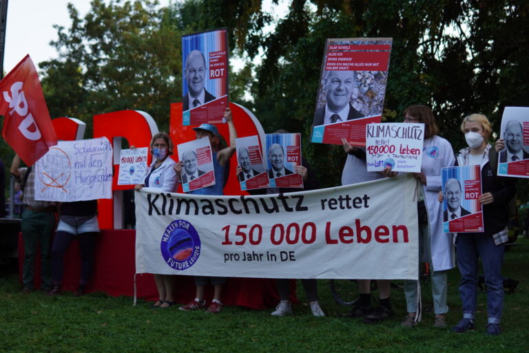 Gegenproteste zum Wahlkampfauftritt von Olaf Scholz